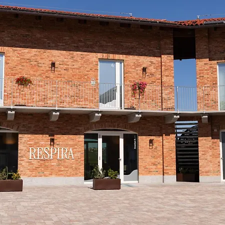 ファームステイ Respira - &